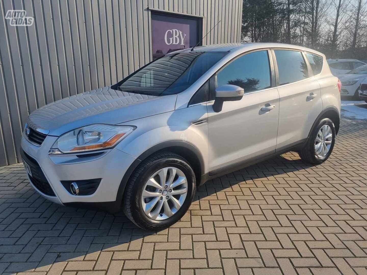 Ford Kuga 2009 г Внедорожник / Кроссовер