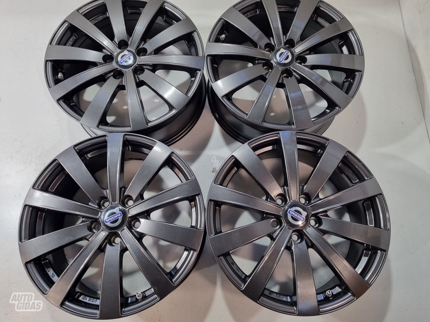 Volvo R17 V70 light alloy R17 rims