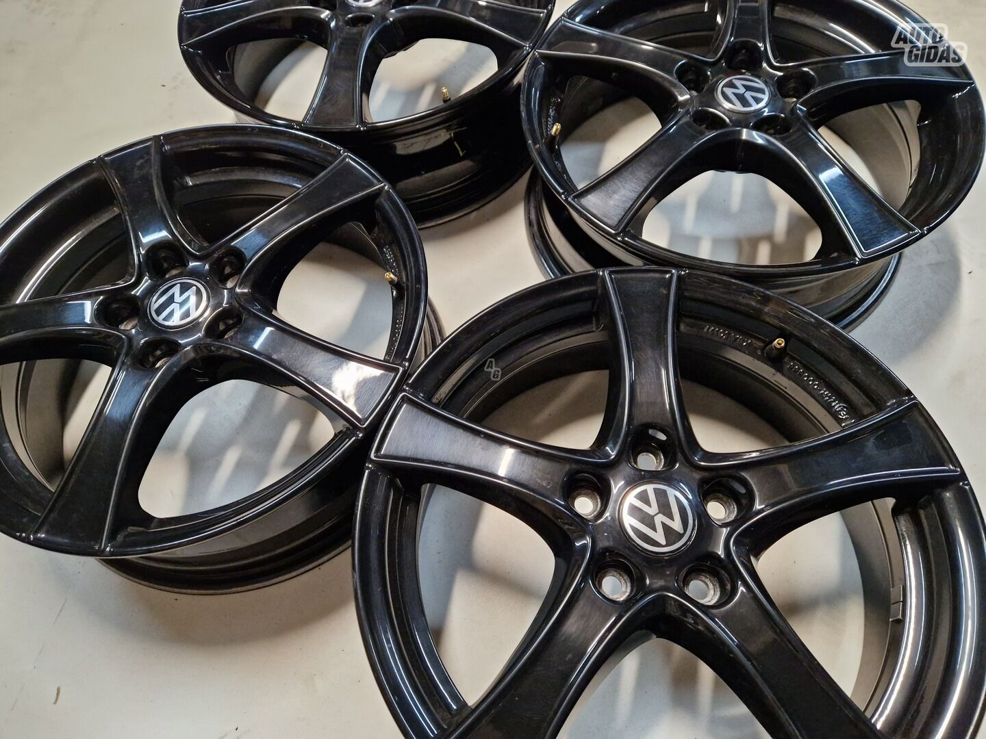 Volkswagen Golf 7 Golf light alloy R17 rims