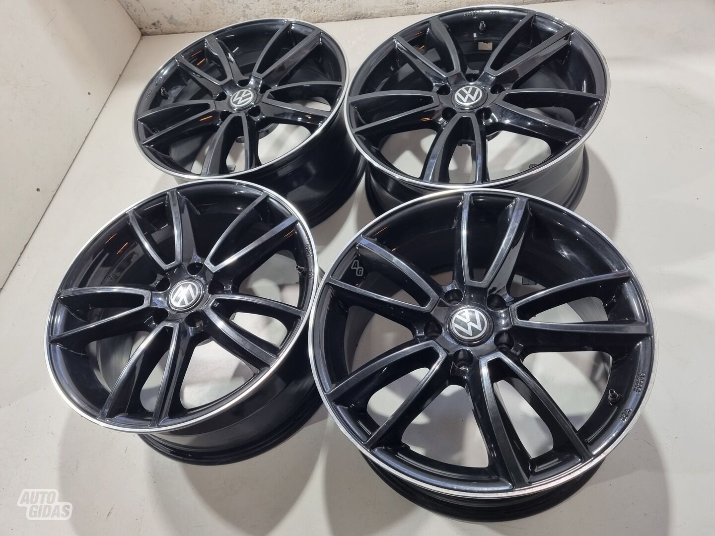 Volkswagen R18 light alloy R18 rims