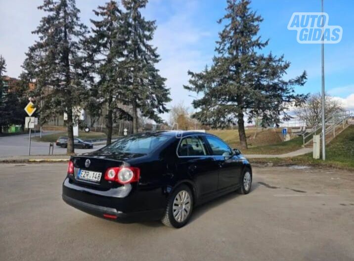 Volkswagen Jetta 2010 y Sedan