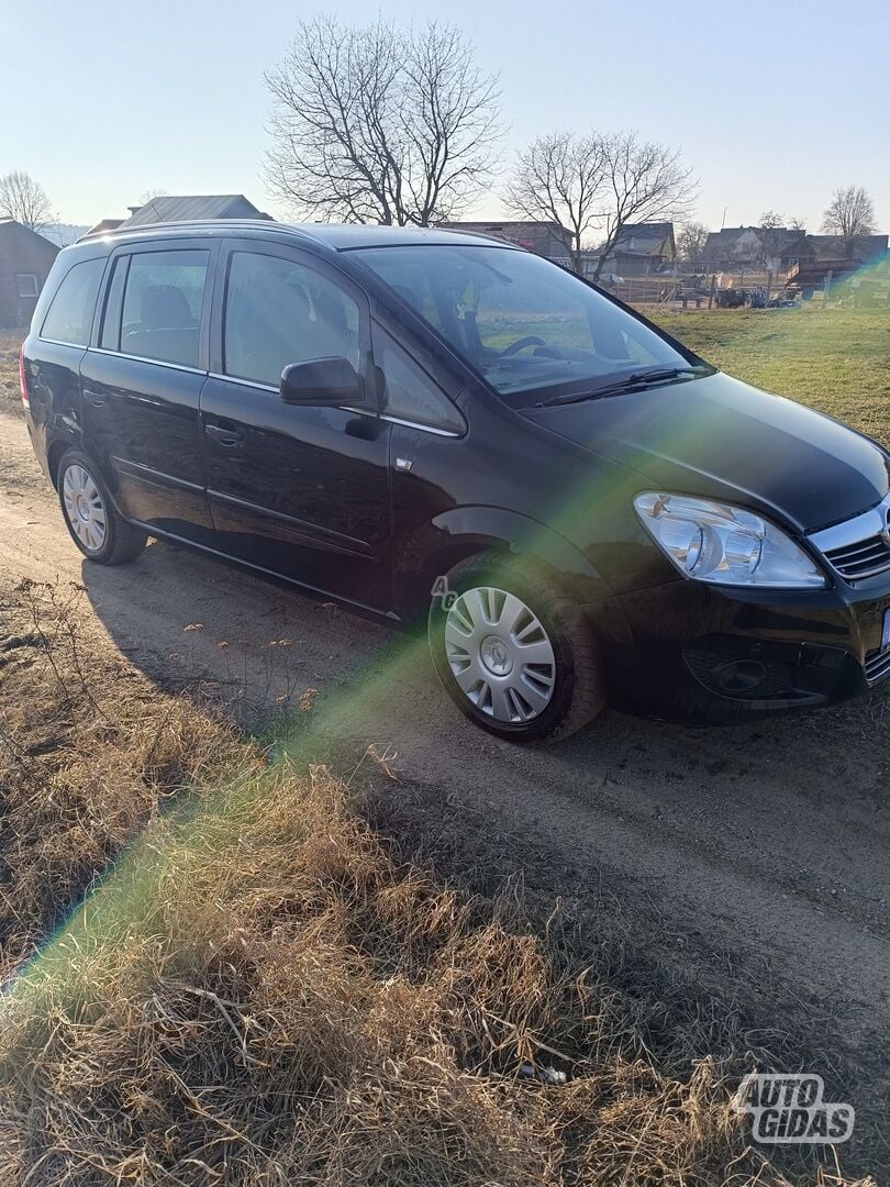 Opel Zafira 2010 г Минивэн