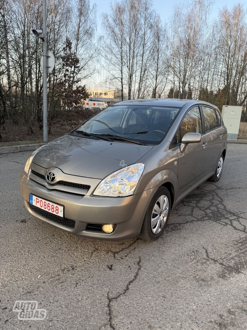 Toyota Corolla Verso 2005 г Минивэн