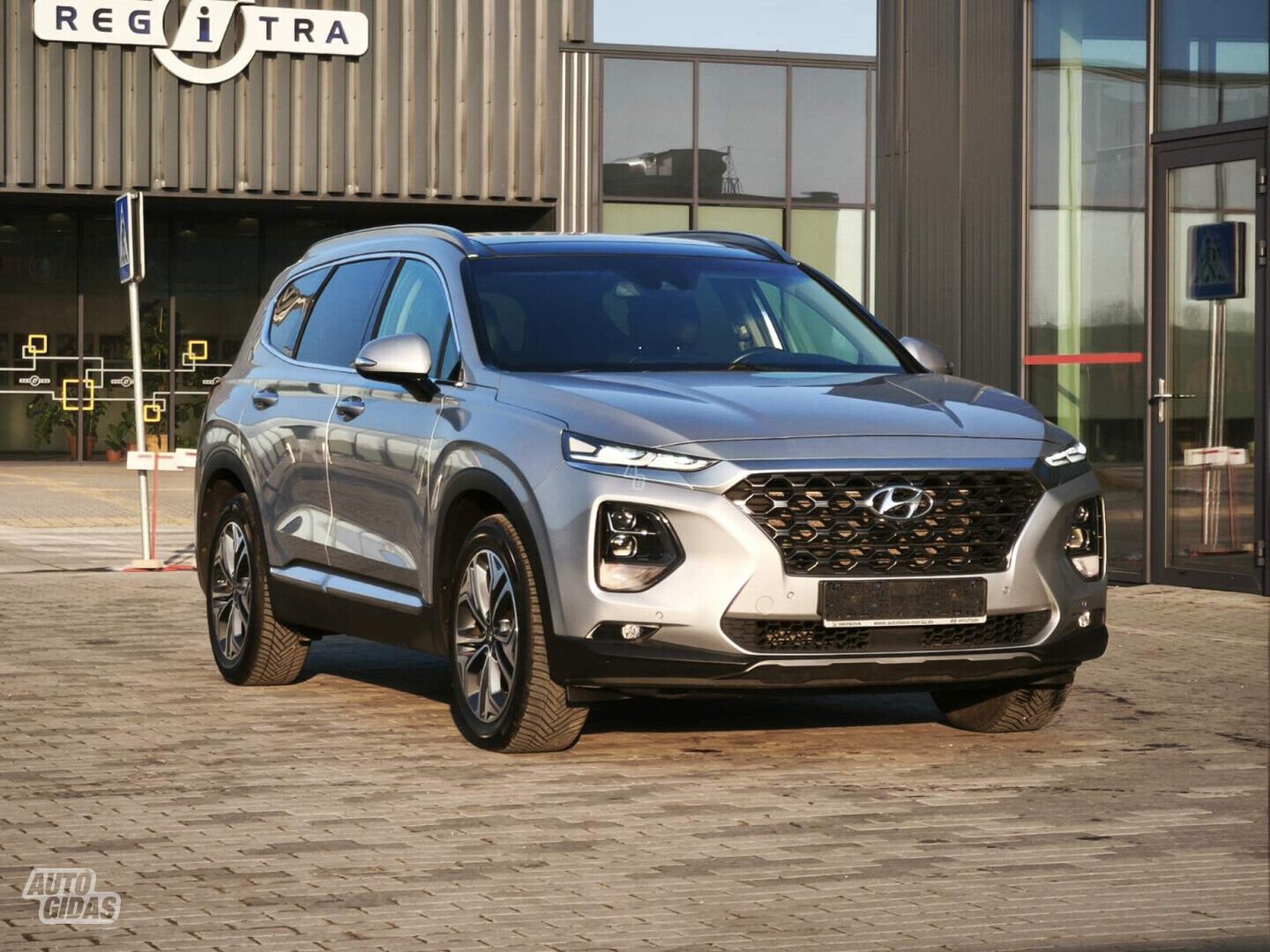 Hyundai Santa Fe 2019 г Внедорожник / Кроссовер