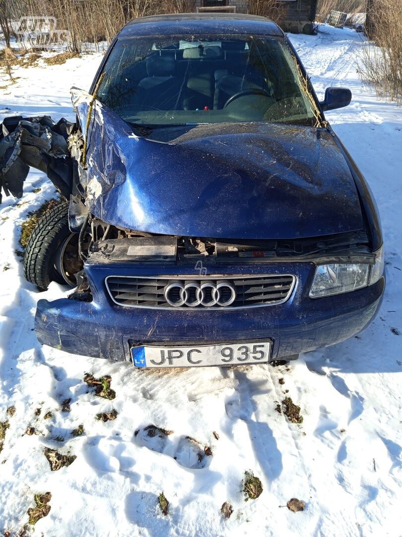 Audi A4 1997 г Хэтчбек