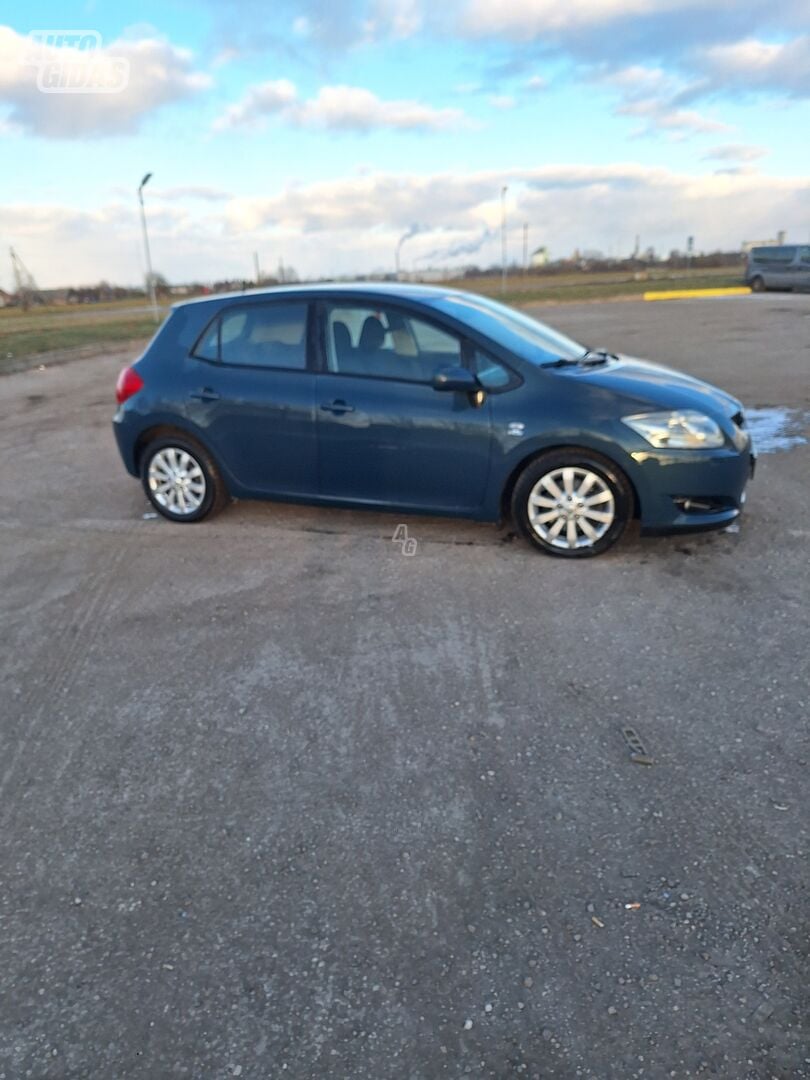 Toyota Auris 2008 y Hatchback