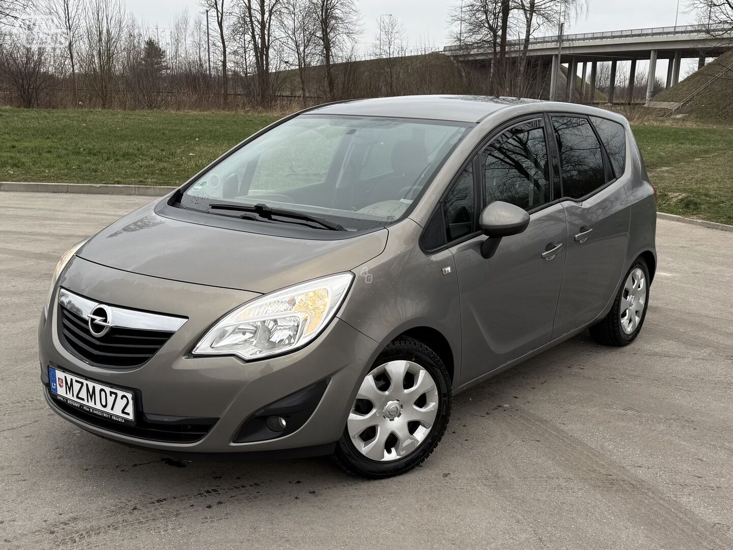 Opel Meriva 2011 г Хэтчбек