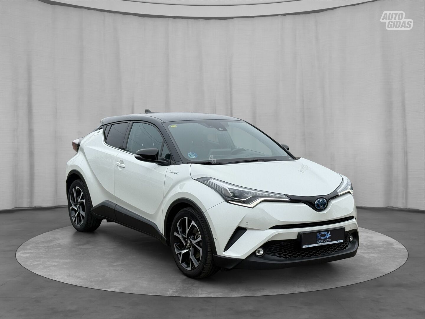 Toyota C-HR 2018 г Внедорожник / Кроссовер