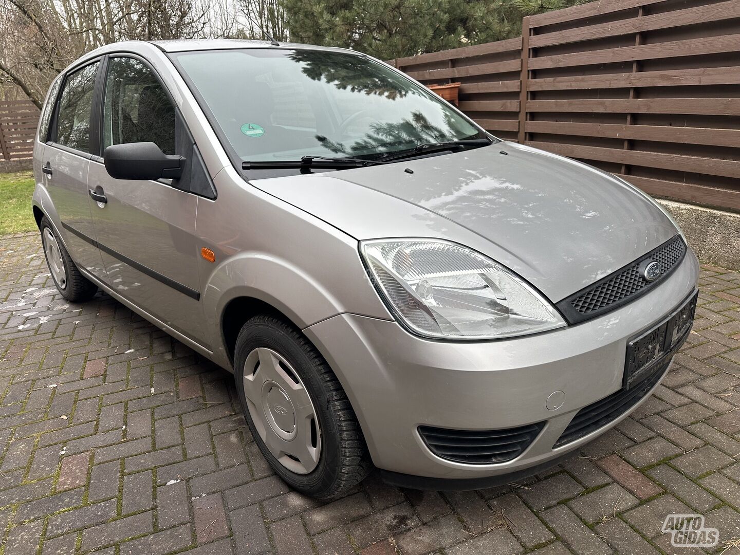 Ford Fiesta 2005 y Hatchback