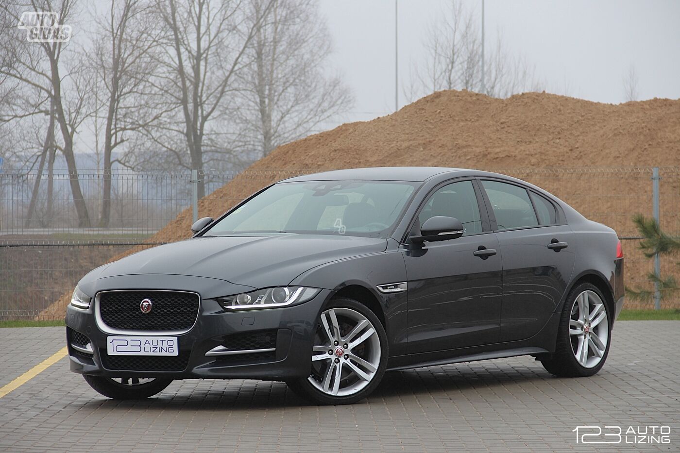 Jaguar XE 2017 г Седан