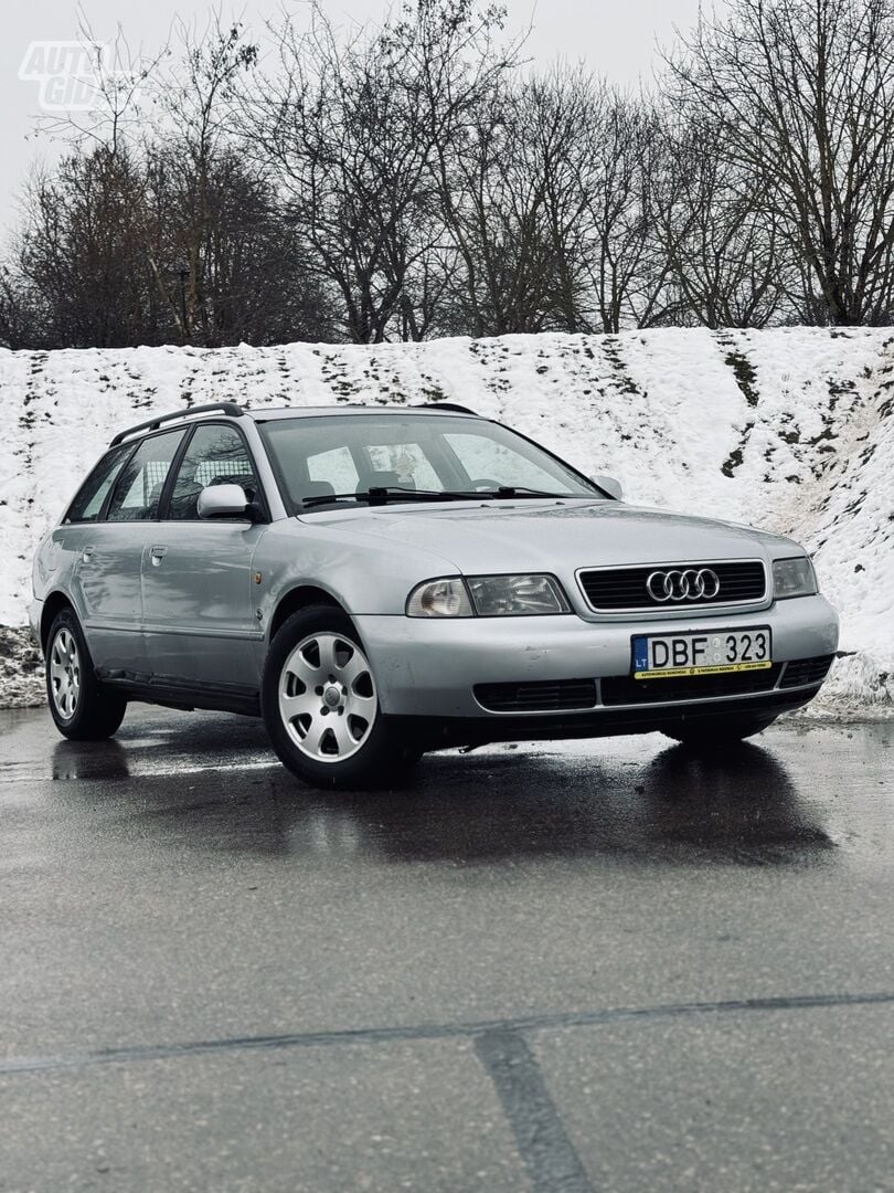 Audi A4 1997 m Universalas