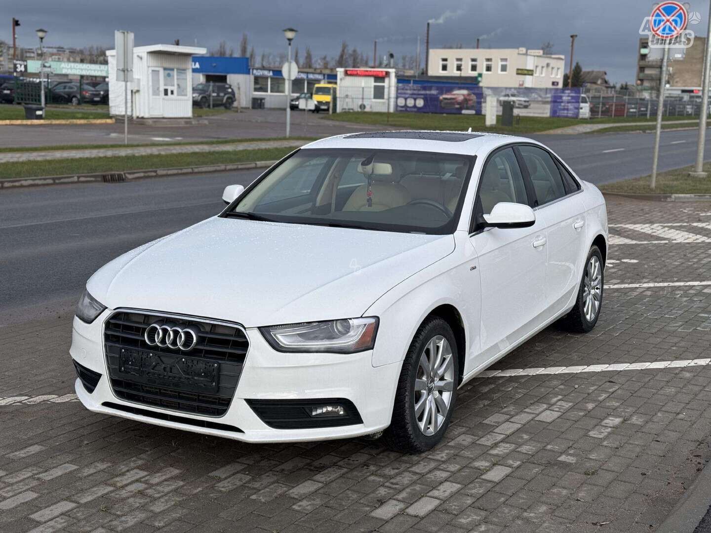 Audi A4 2013 г Седан