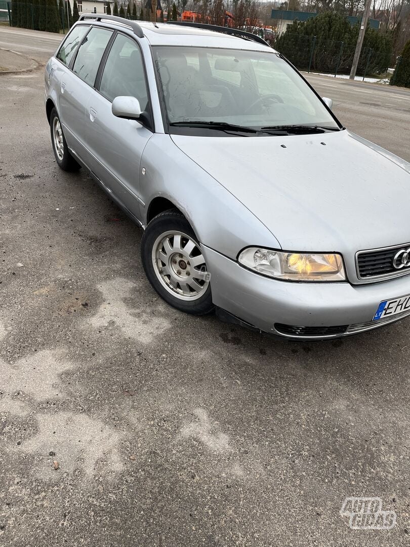 Audi A4 1998 m Universalas