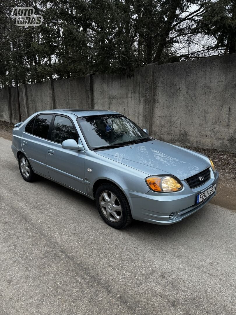 Hyundai Accent 2005 г Хэтчбек