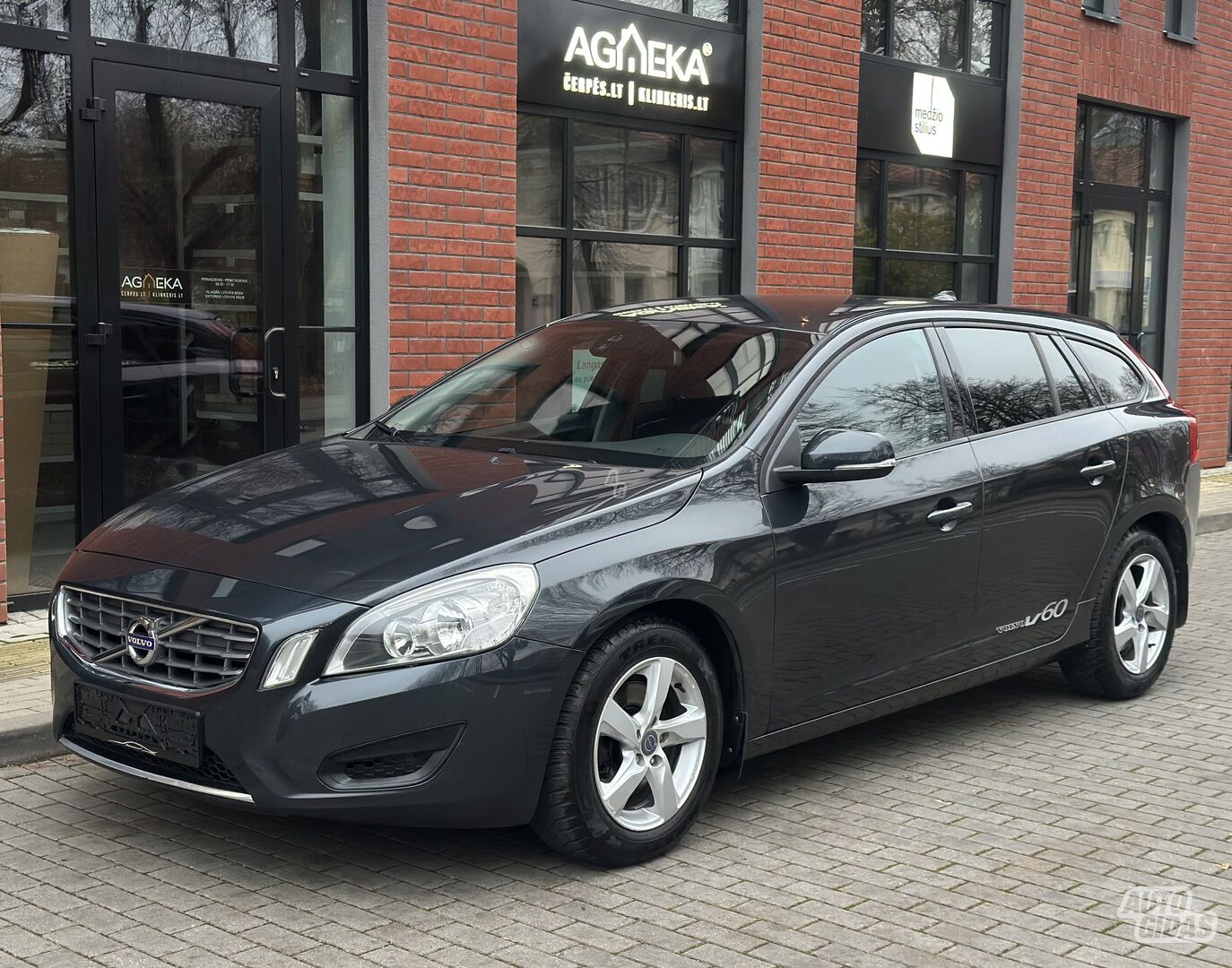 Volvo V60 2011 m Universalas