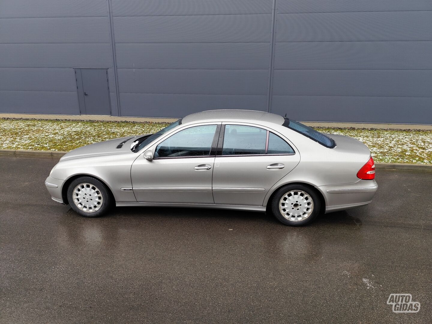 Mercedes-Benz E 240 2003 г Седан