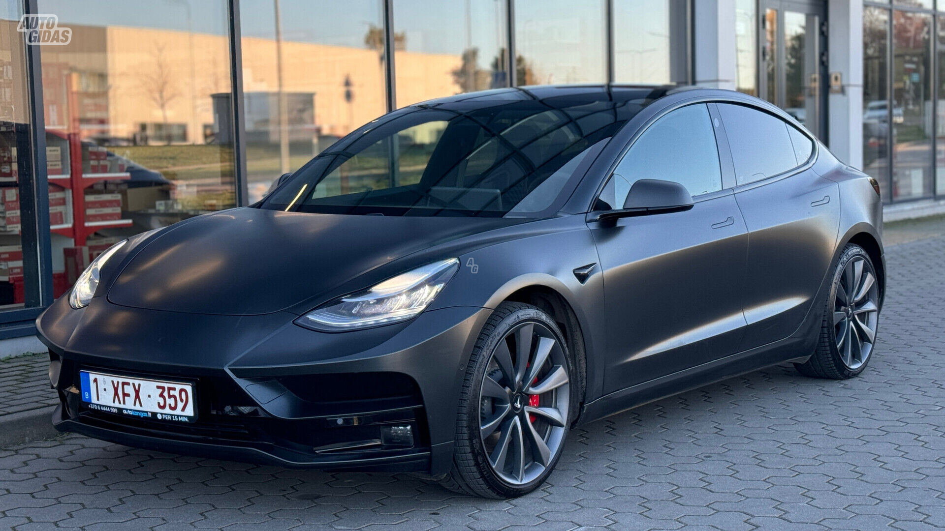 Tesla Model 3 2019 y Sedan