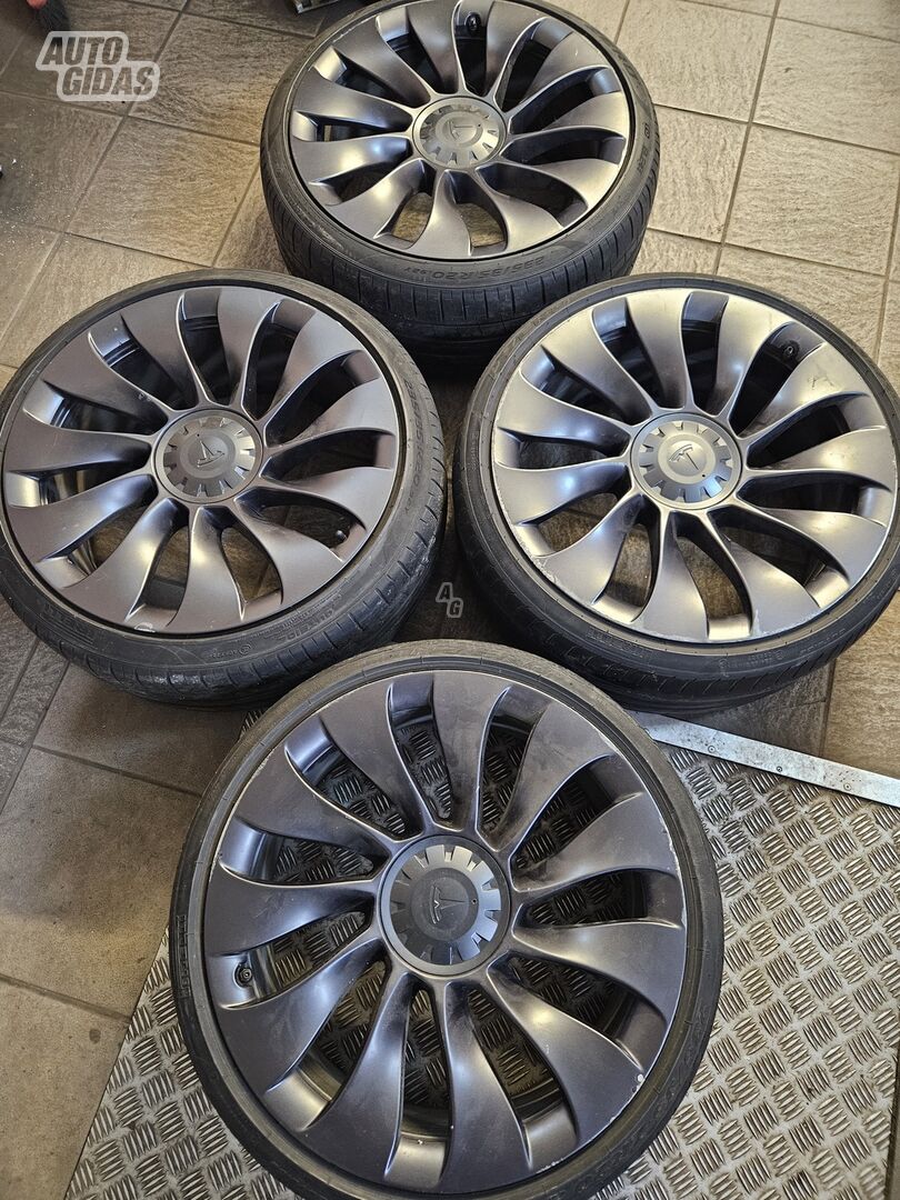 Light alloy R20 rims