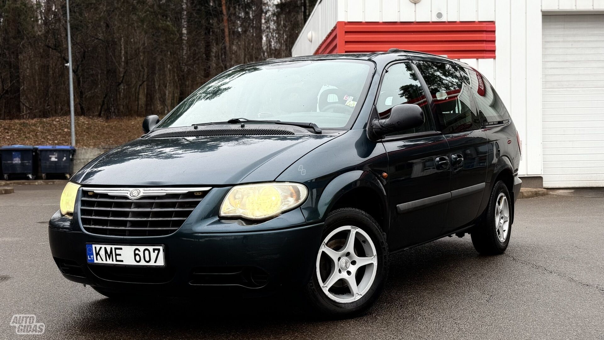 Chrysler Grand Voyager 2004 y Hatchback