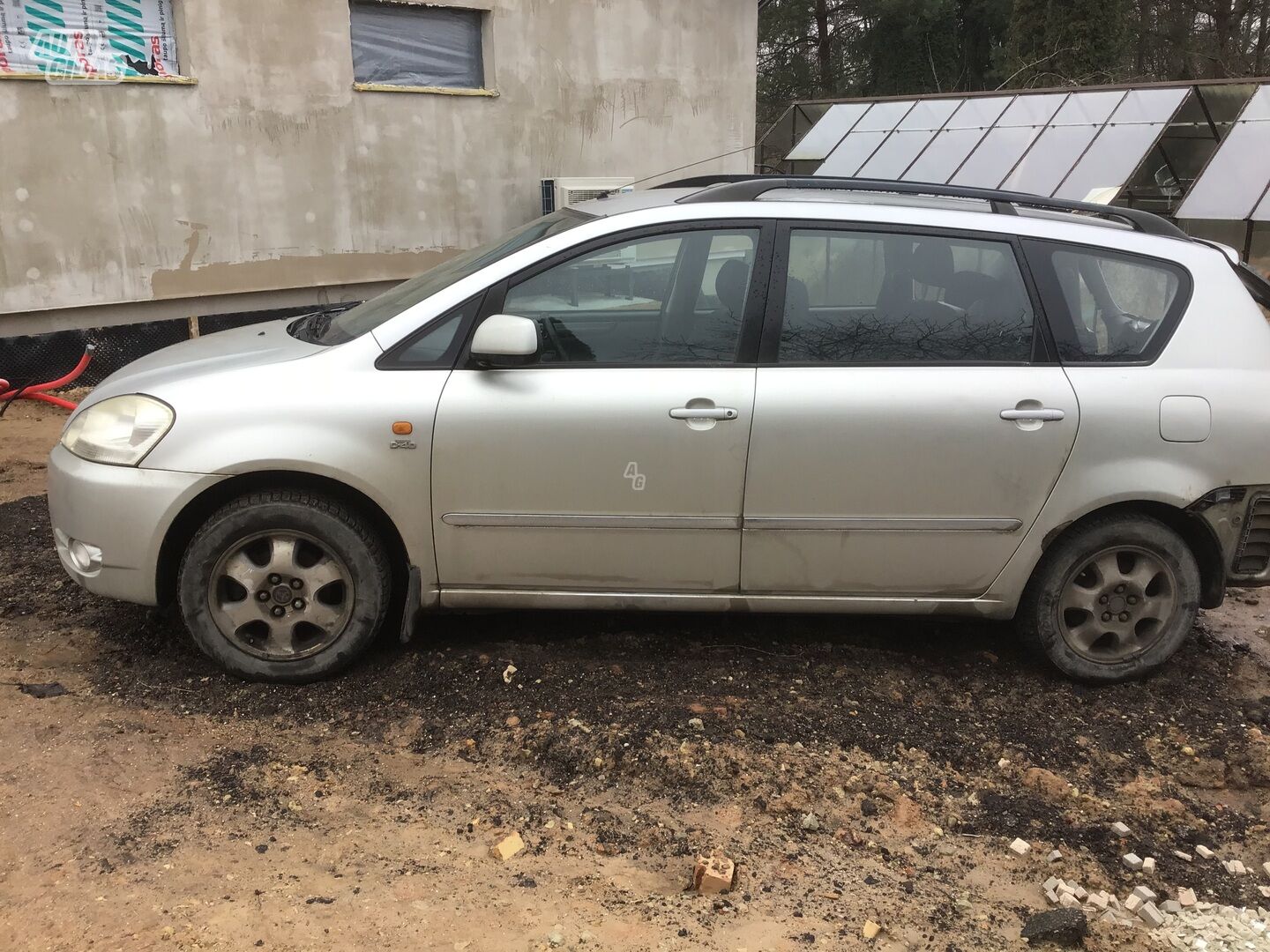 Toyota Avensis Verso 2003 г запчясти