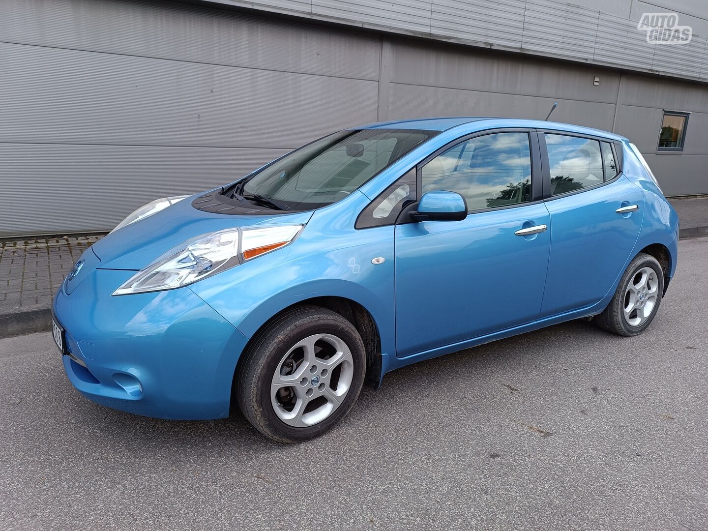 Nissan Leaf 2011 y Hatchback