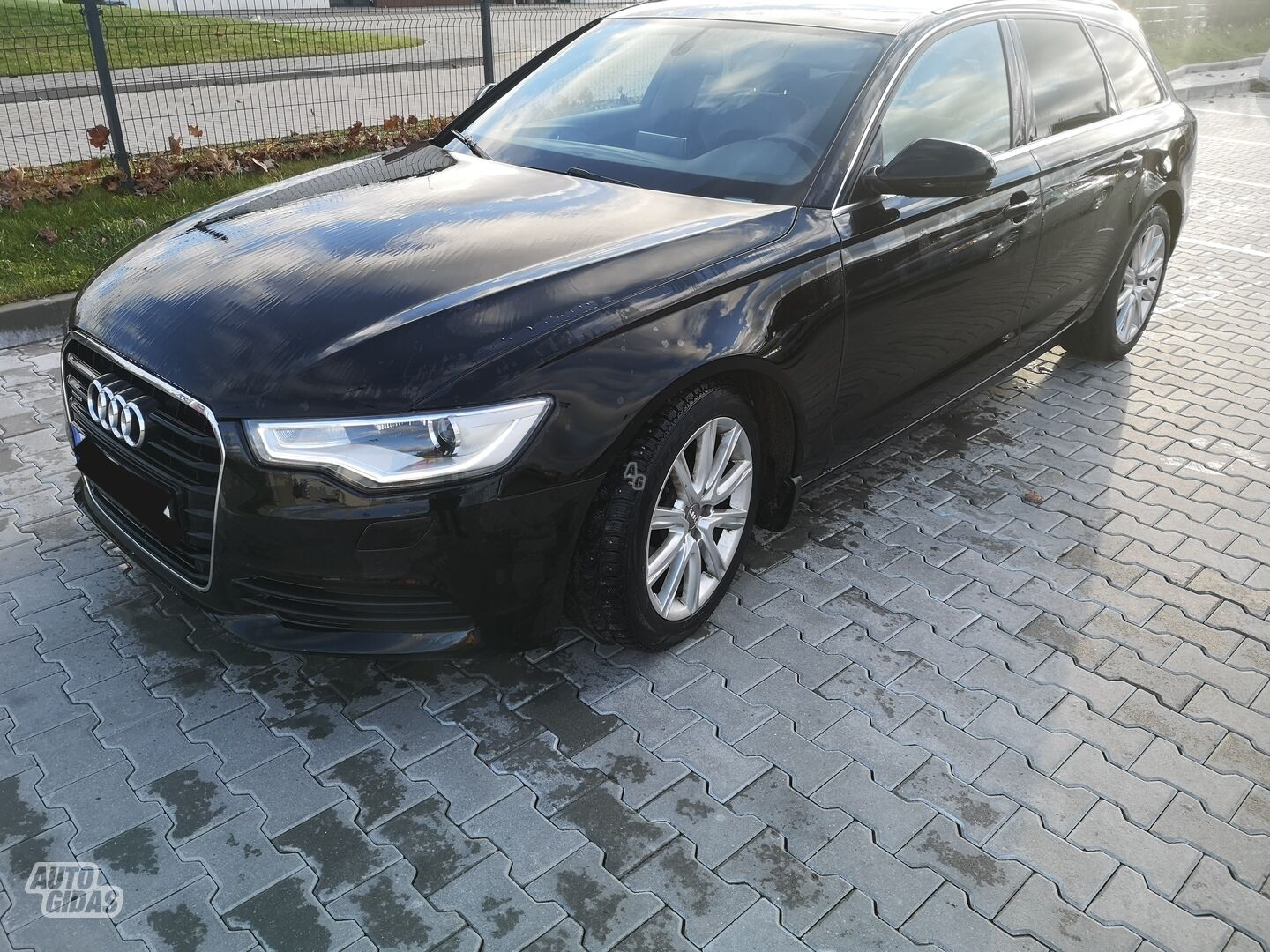 Audi A6 2012 m Universalas