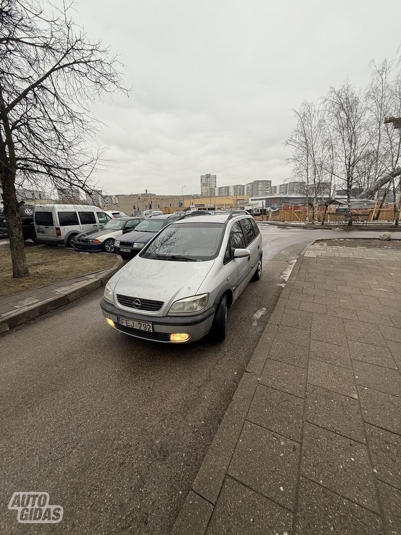 Opel Zafira 2001 m dalys