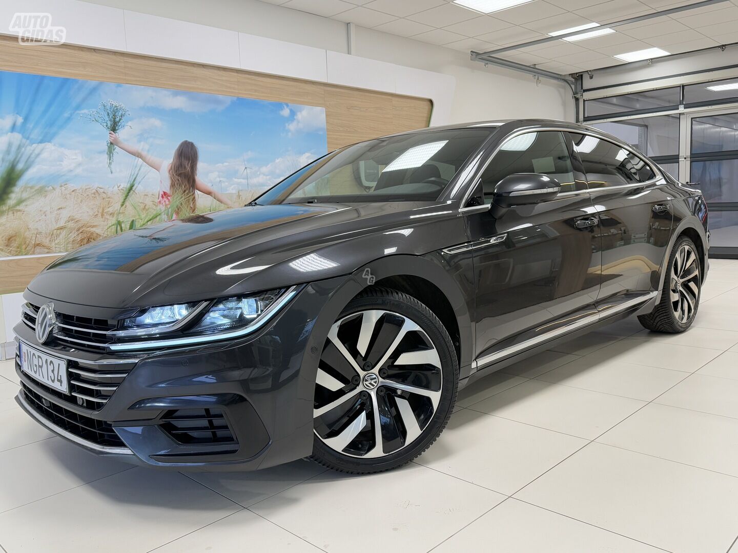 Volkswagen Arteon 2018 y Hatchback