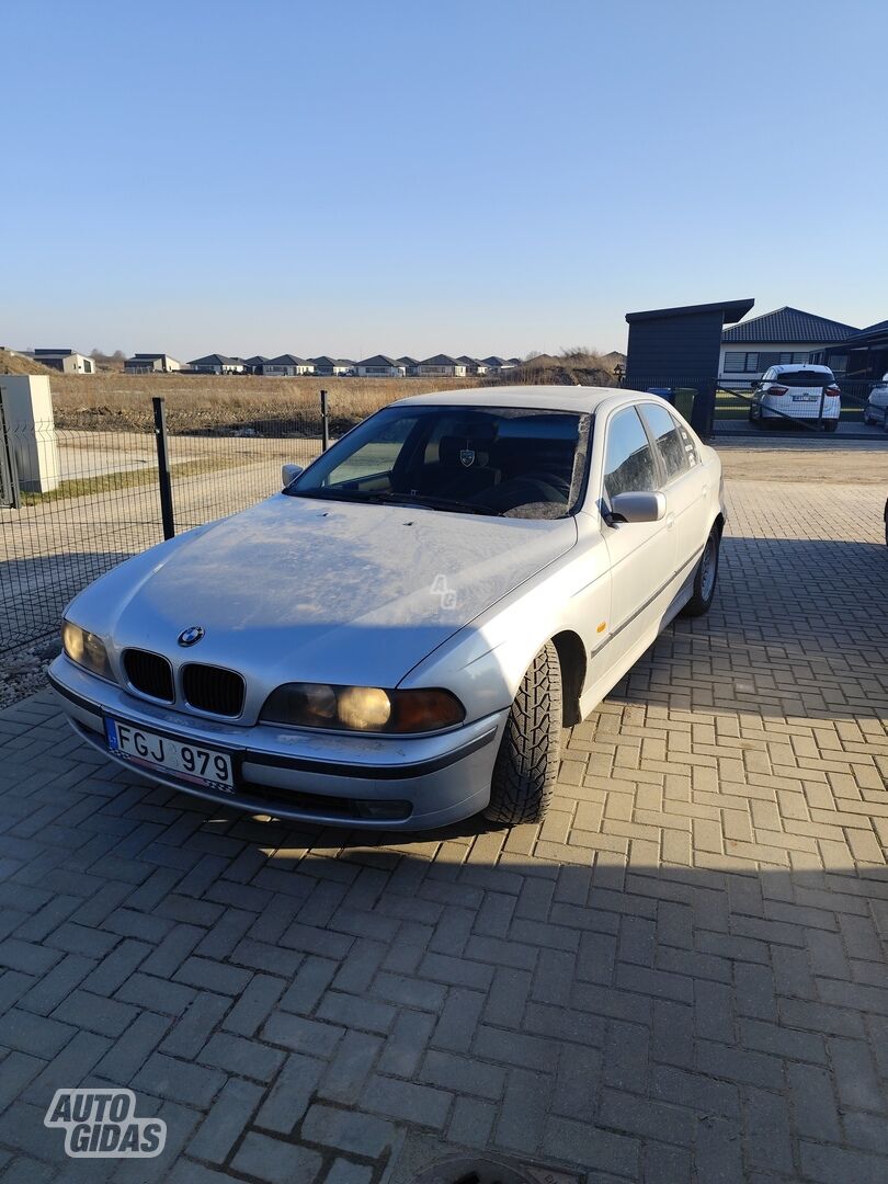 Bmw 523 1999 m Sedanas