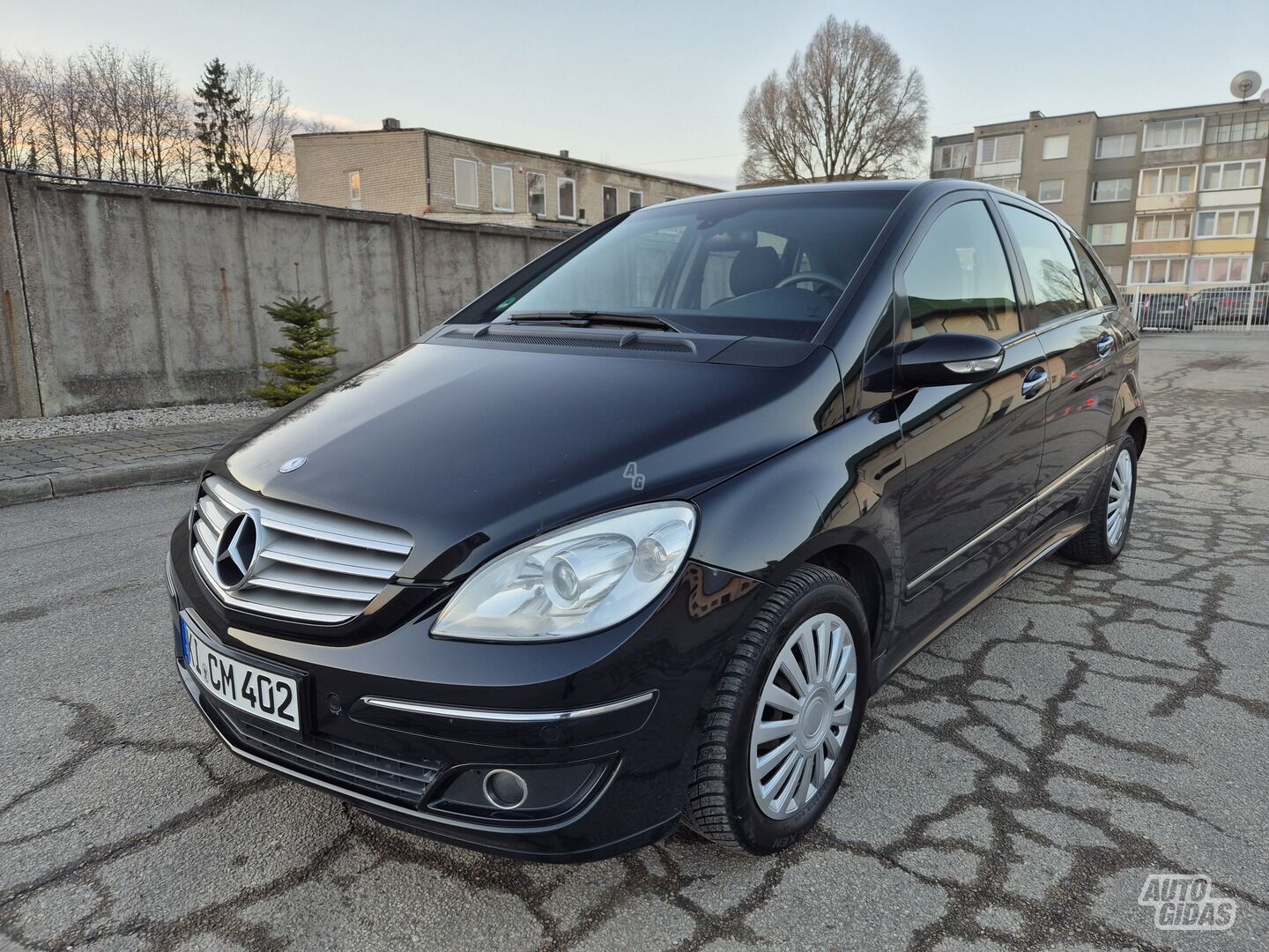 Mercedes-Benz B 200 2008 y Van