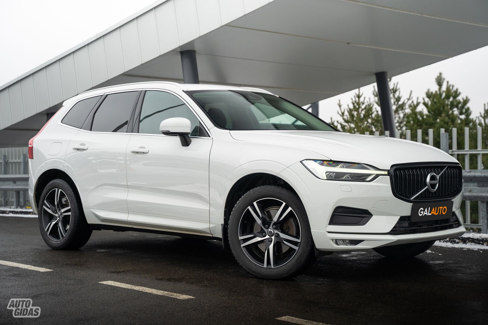 Volvo XC60 2017 y Off-road / Crossover