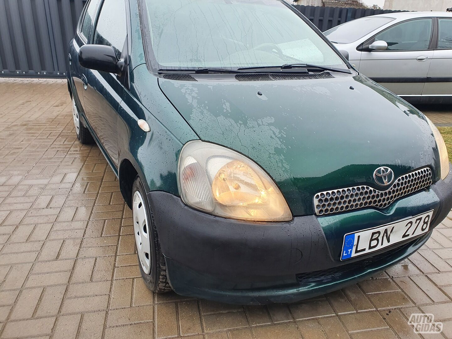 Toyota Yaris 2002 г Хэтчбек