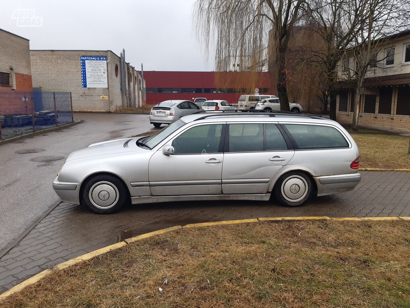 Mercedes-Benz E 220 2001 г Универсал