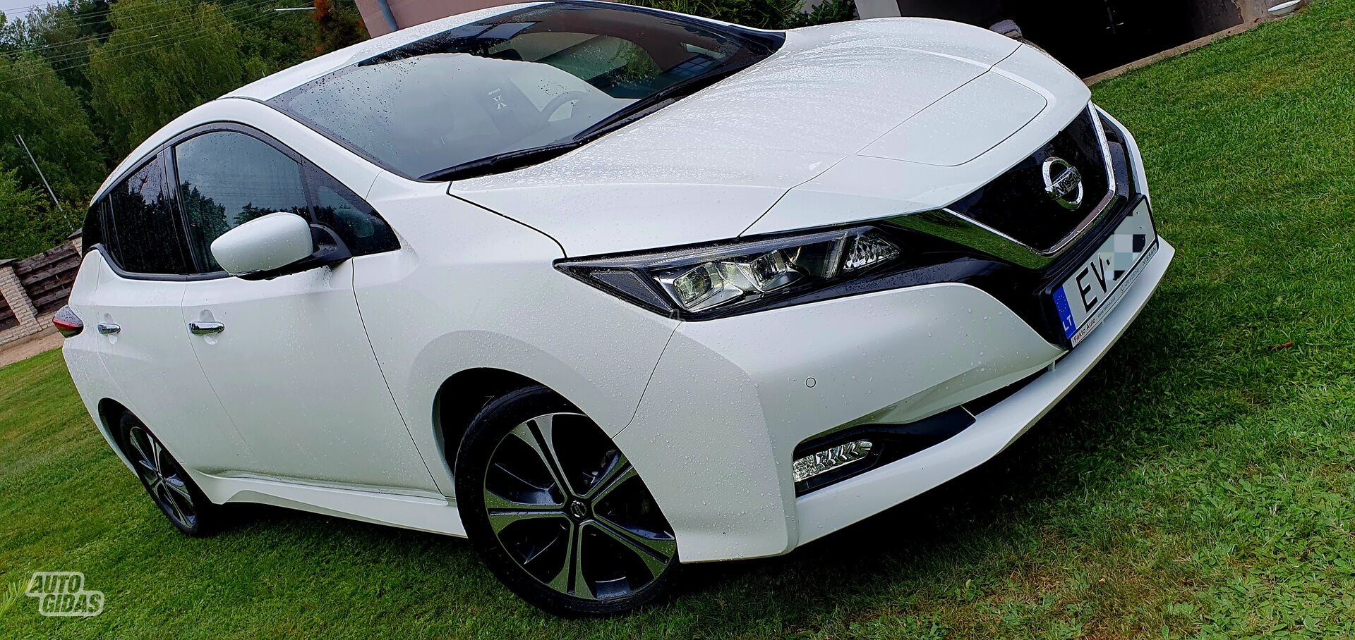 Nissan Leaf 2022 y Hatchback