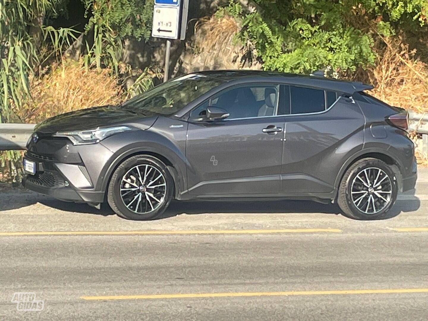 Toyota C-HR 2019 m Visureigis / Krosoveris