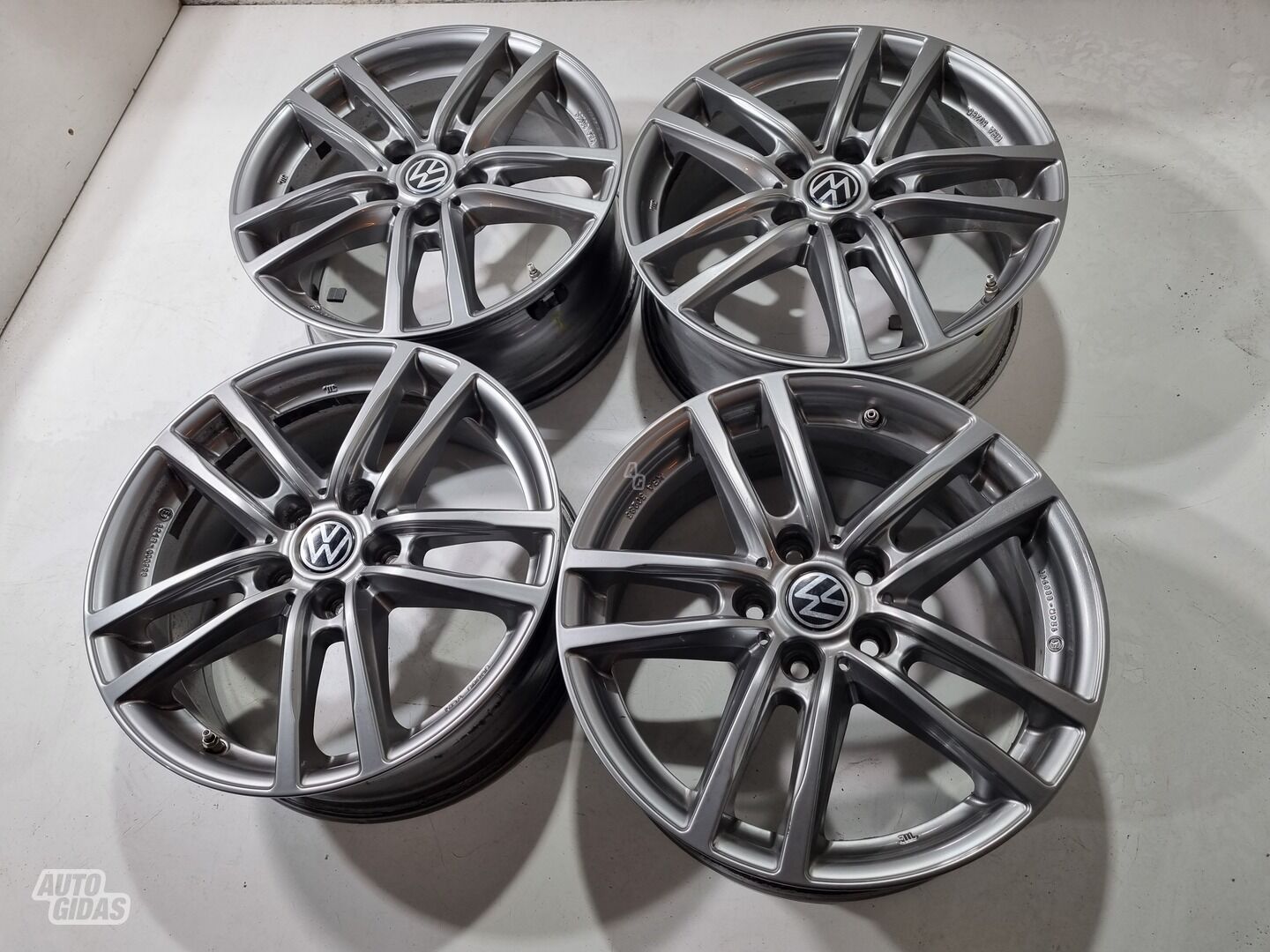 Volkswagen Golf R17 Golf light alloy R17 rims