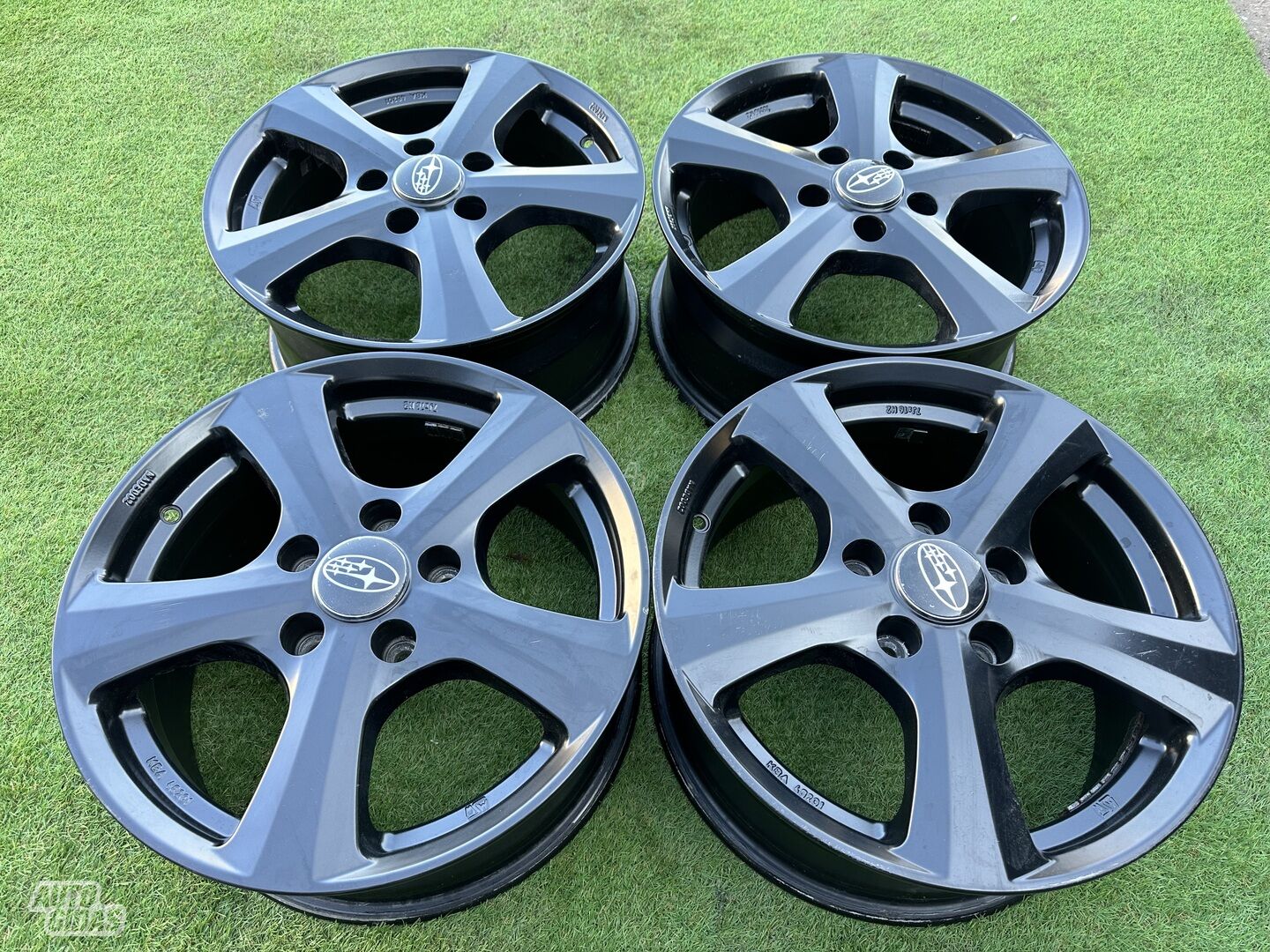 Subaru Siunciam, 7J ET45 light alloy R16 rims