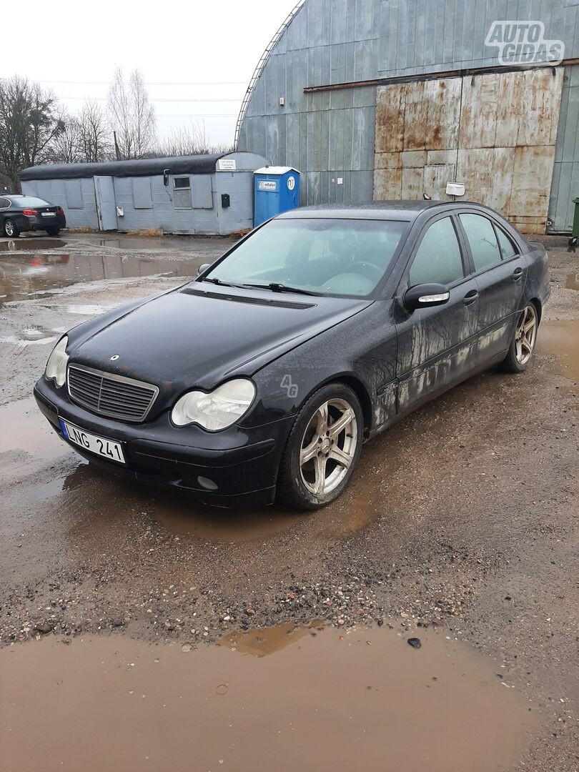 Mercedes-Benz C 220 2001 г запчясти