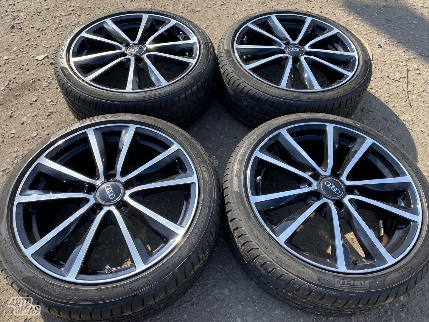 Audi Siunciam, 7.5J ET52 light alloy R18 rims