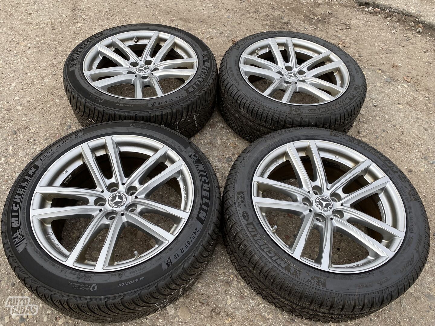 Mercedes-Benz Siunciam, 8J ET30 light alloy R18 rims