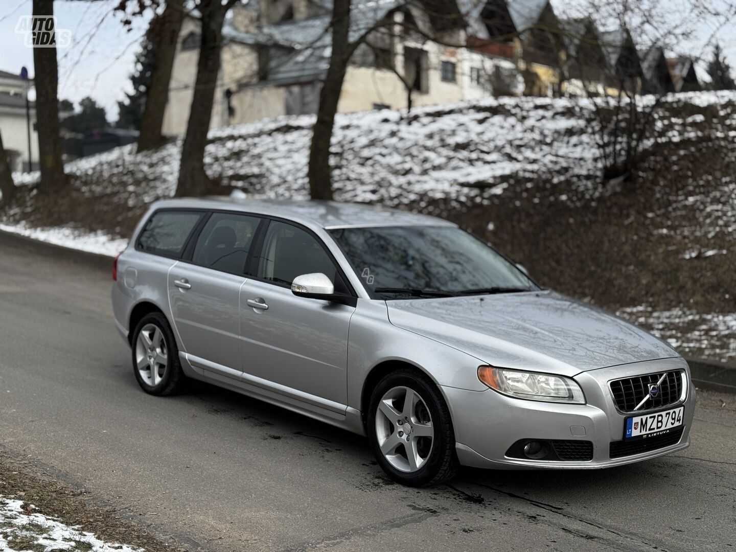 Volvo V70 2010 y Wagon