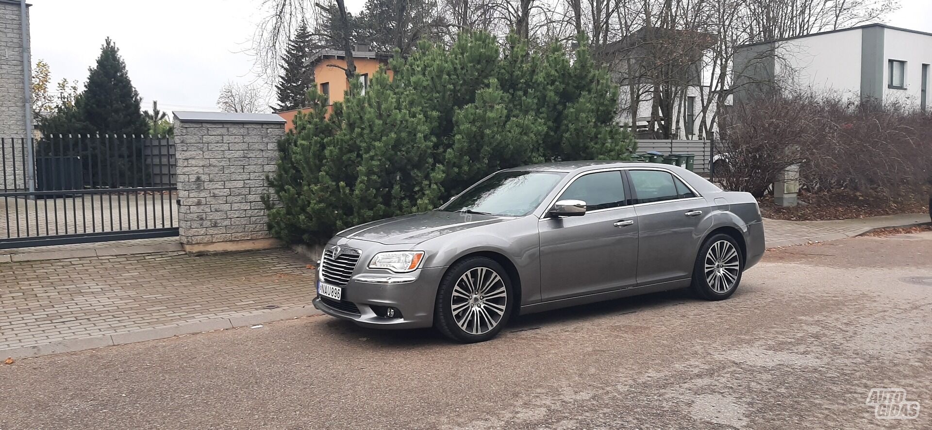 Chrysler 300C 2013 m Sedanas