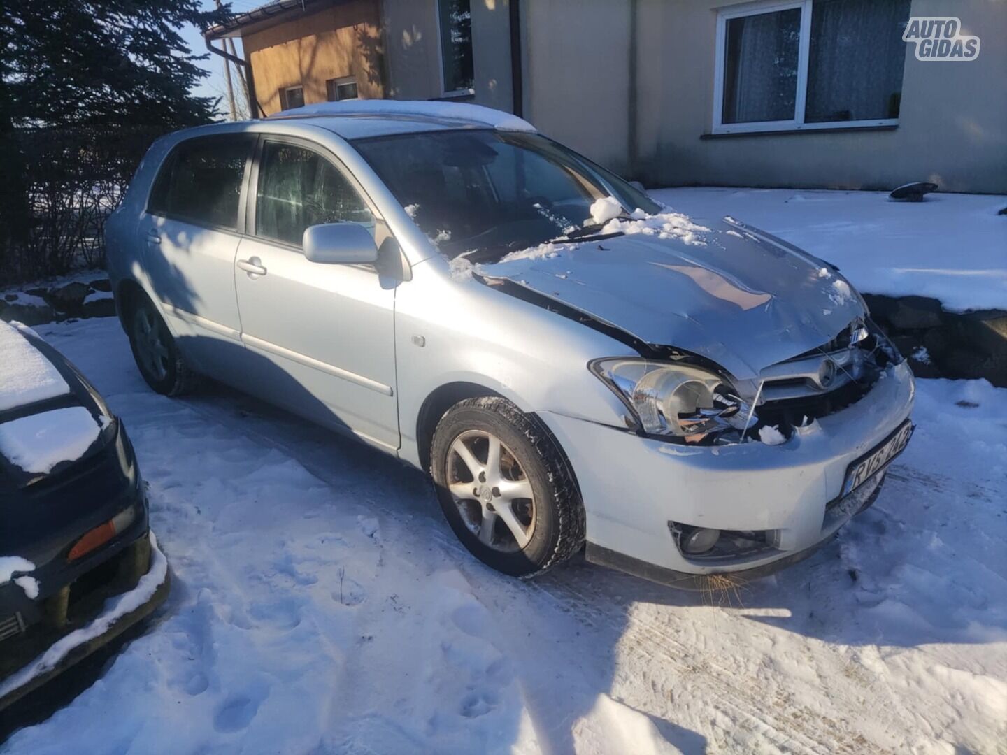 Toyota Corolla 2005 г Хэтчбек