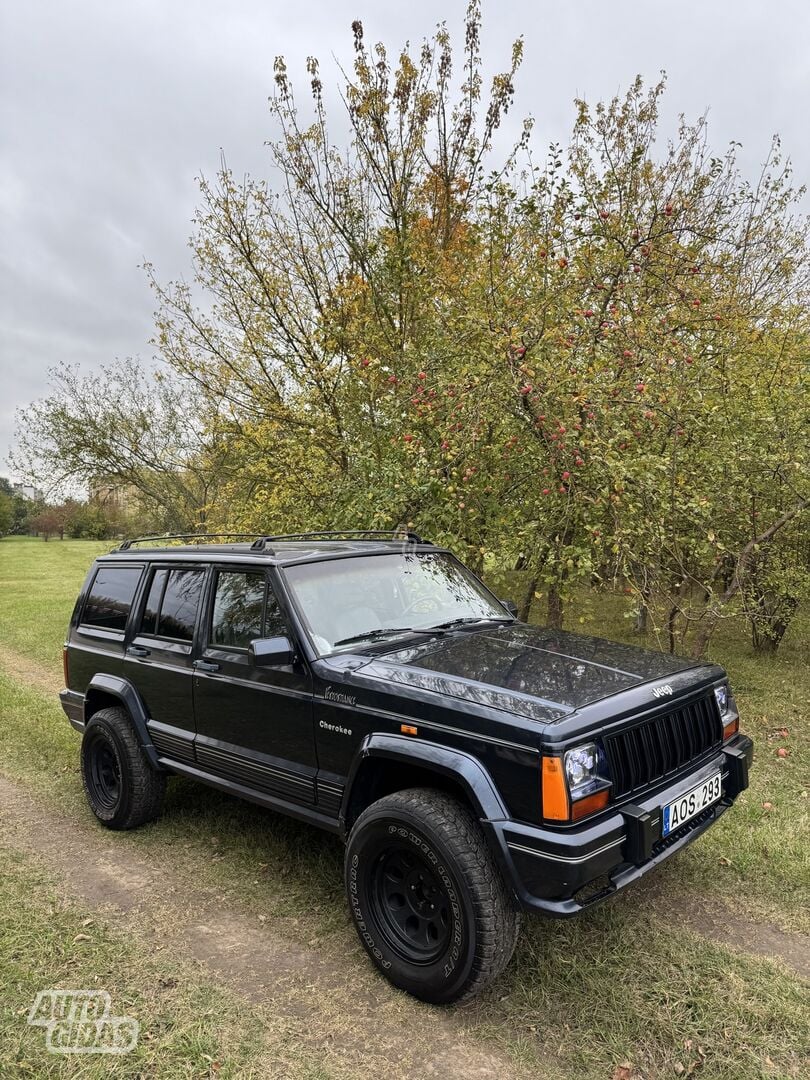 Jeep Cherokee 1992 y Off-road / Crossover