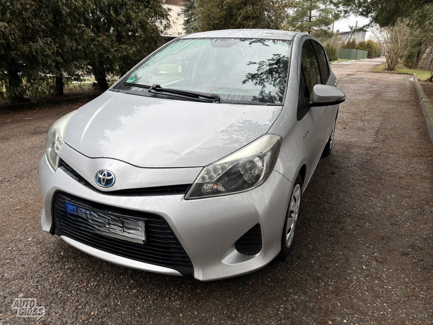 Toyota Yaris 2013 г Хэтчбек