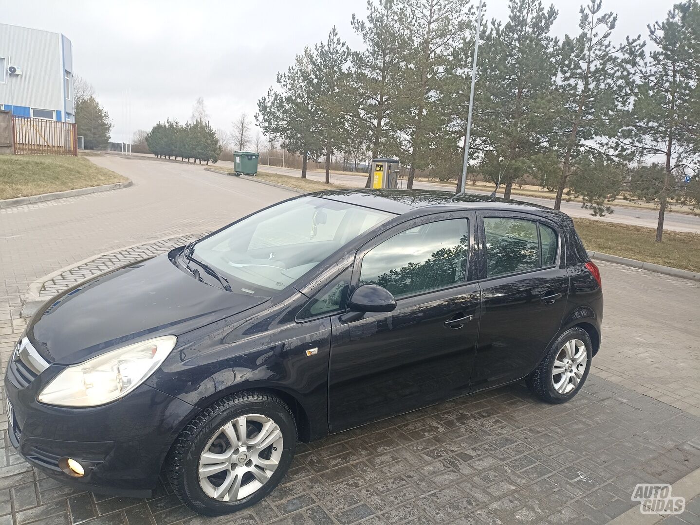 Opel Corsa 2010 y Hatchback