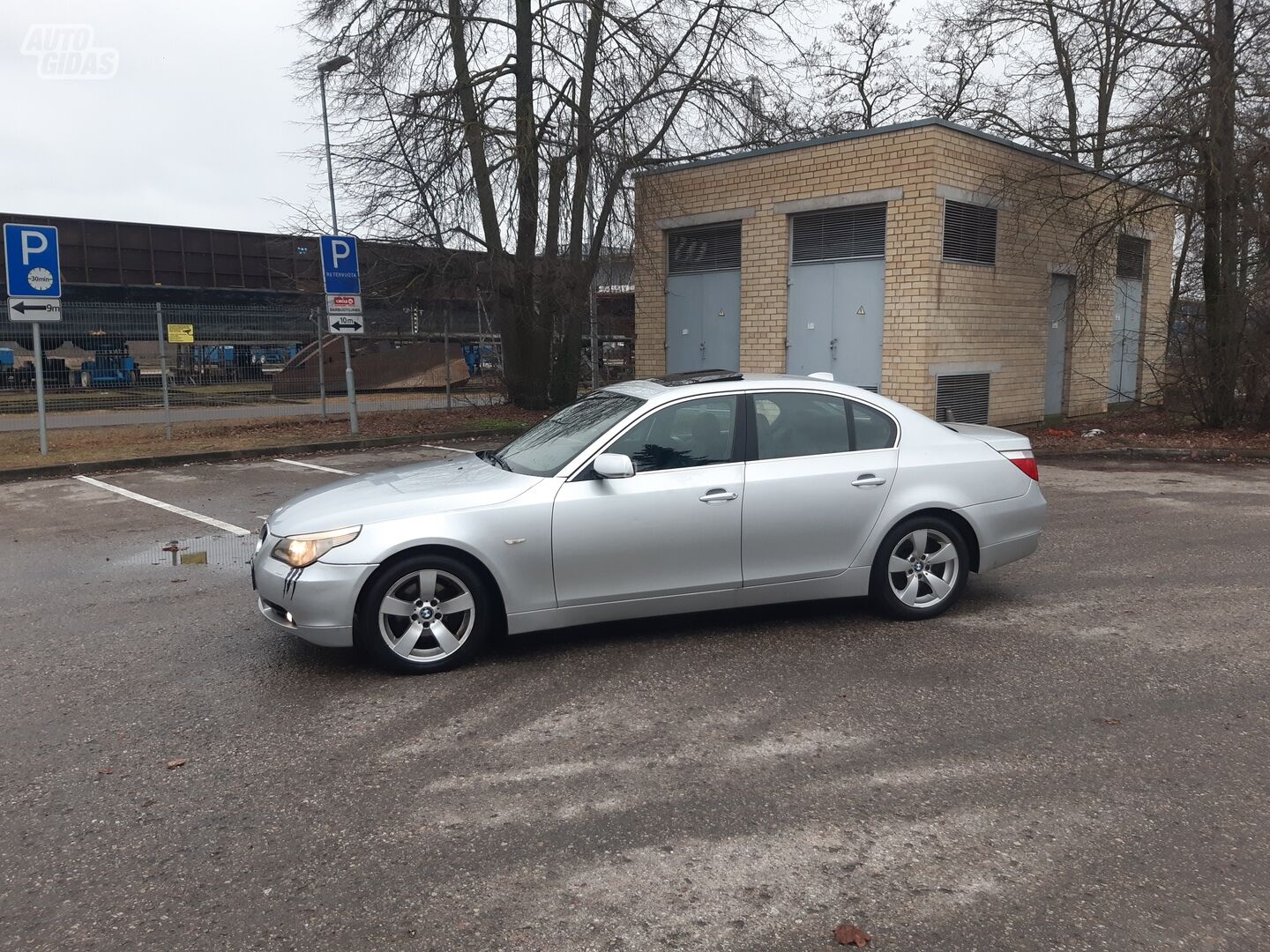 Bmw 520 2004 m Sedanas