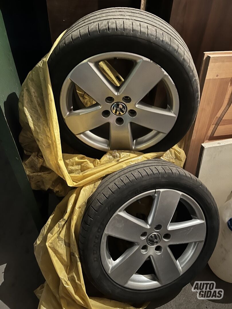 Volkswagen Passat light alloy R17 rims