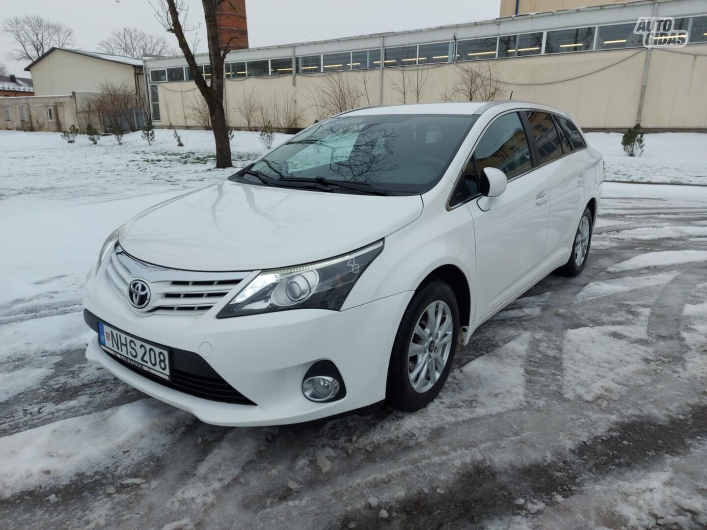 Toyota Avensis 2013 г Универсал