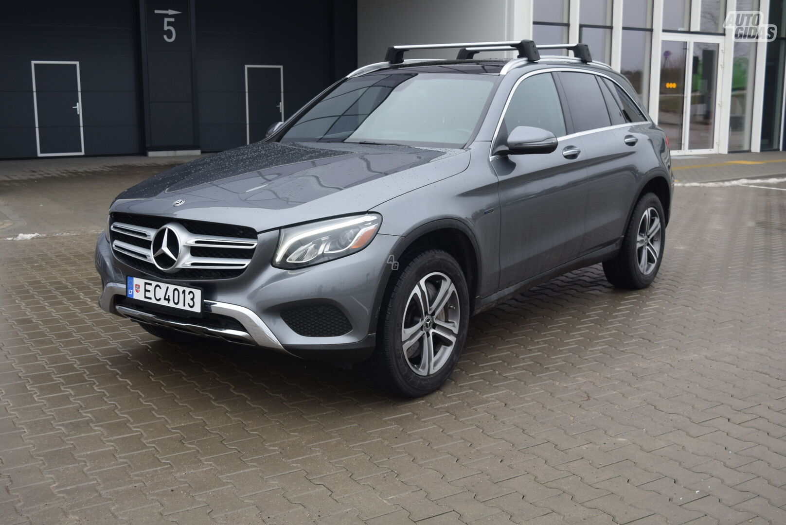 Mercedes-Benz GLC 350 2019 y Off-road / Crossover